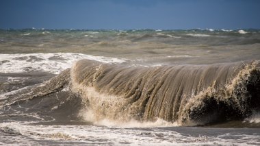 büyük deniz dalga Karadeniz, Poti, Gürcistan