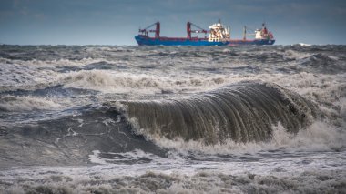 büyük deniz dalga Karadeniz, Poti, Gürcistan