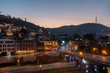 Tiflis, Gürcistan - 14 Ekim 2020: Meidan Meydanı Gece Görüşü, Tiflis, Seyahat