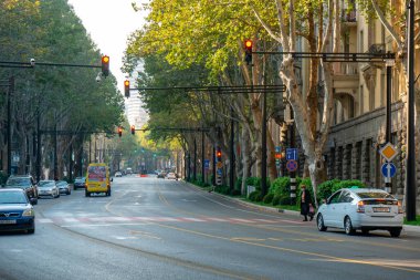 Tiflis, Gürcistan - 18 Ekim 2020: Gürcistan 'ın başkenti Tiflis' te Chavchavadze Caddesi restore edildi
