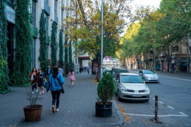 Tiflis, Gürcistan - 18 Ekim 2020: Merab Kostava Caddesi, Gürcistan 'ın başkenti.