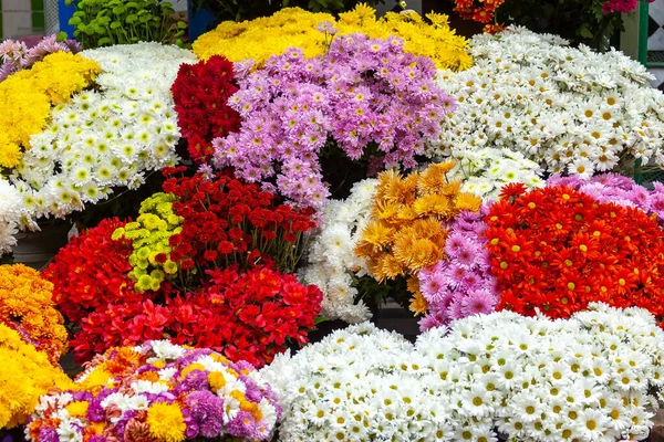 Colorido Ramo Flores Flor Mercado Aire Libre Ambiente Típico Tienda —  Fotos de Stock