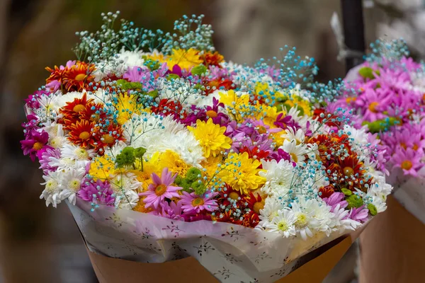 Colorido Ramo Flores Flor Mercado Aire Libre Ambiente Típico Tienda —  Fotos de Stock