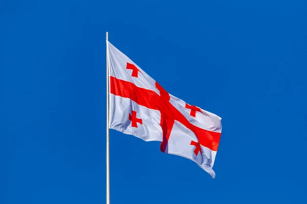 Bandera Nacional Georgia Ondeando Viento Sobre Cielo Azul Símbolo — Foto de Stock