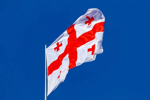 Bandera Nacional Georgia Ondeando Viento Sobre Cielo Azul Símbolo — Foto de Stock