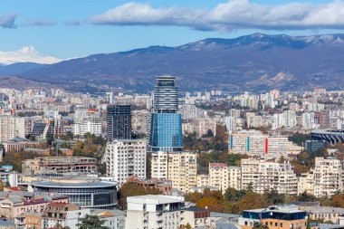 Tiflis, Gürcistan - 23 Kasım 2020: Tiflis, şehir manzarasının panoramik görünümü