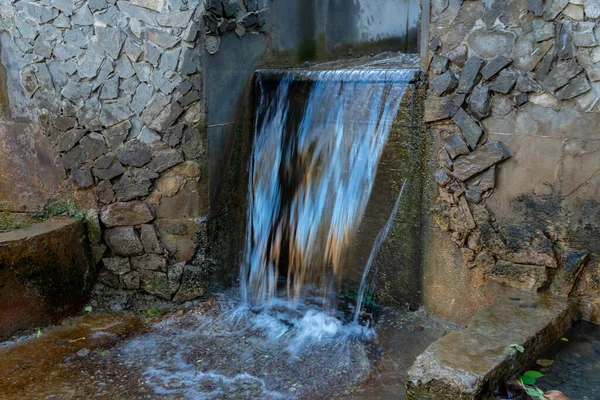 Handgemaakte Waterval Mtatsminda Tuin Tbilisi Georgië — Stockfoto