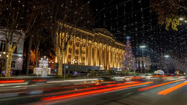Тбилиси Грузия Декабря 2020 Года Рождественская Елка Перед Зданием Парламента — стоковое фото
