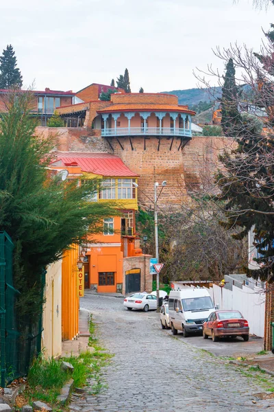 Tbilisi Geórgia Abril 2021 Casas Tradicionais Coloridas Com Varandas Esculpidas — Fotografia de Stock