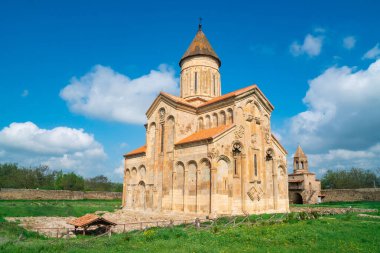 Samtavisi köyündeki eski ortodoks kilisesi. Georgia, mimarlık.
