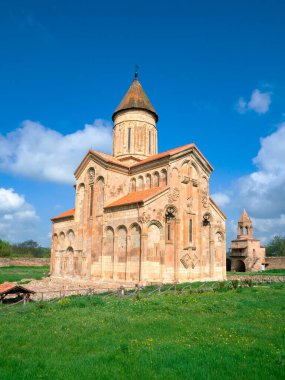 Samtavisi köyündeki eski ortodoks kilisesi. Georgia, mimarlık.
