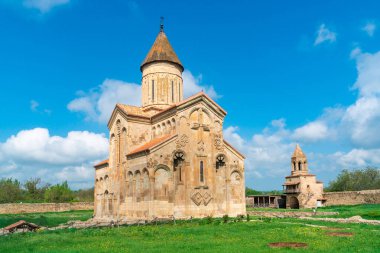 Samtavisi köyündeki eski ortodoks kilisesi. Georgia, mimarlık.