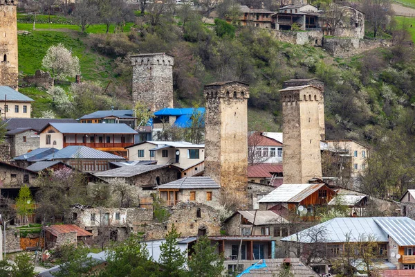 Torres Aldeia Mestia Área Svaneti Montanhas Cáucaso Geórgia Viagens — Fotografia de Stock