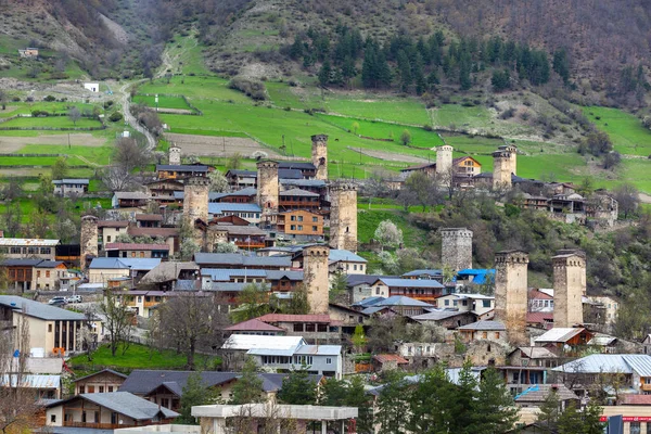 Torres Aldeia Mestia Área Svaneti Montanhas Cáucaso Geórgia Viagens — Fotografia de Stock