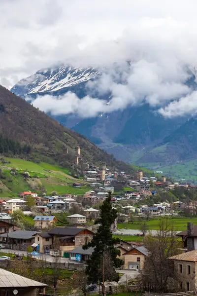 Torres Aldea Mestia Zona Svaneti Montañas Del Cáucaso Georgia Viajes —  Fotos de Stock