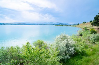 Tiflis rezervuarı ya da Tiflis Denizi, güzel manzara, seyahat