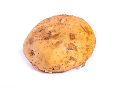 Beyaz arka planda izole edilmiş taze patates, sebze.