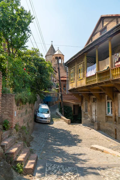 Tbilissi, Goergia - 21 juillet 2021 : Vieilles maisons historiques à Tbilissi — Photo