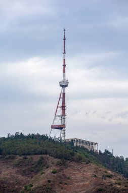 Mtatsminda Dağı 'ndaki Tiflis TV Yayın Kulesi