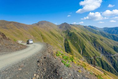 Tusheti 'deki Abano Gorge' un güzel manzarası, Gürcistan ve Avrupa 'daki tehlikeli dağ yolu. Peyzaj