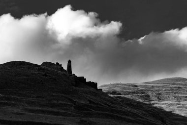 Dartlo 'daki eski tarihi kale, yüksek dağlık bölge Tusheti, Gürcistan. Seyahat