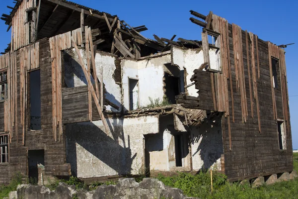 Oude ruïne huis — Stockfoto