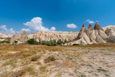 Kapadokya 'daki volkanik kaya oluşumları antik Hıristiyanların ikamet ettikleri yer. Seyahat