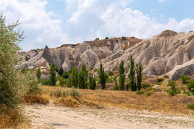 Kapadokya 'daki volkanik kaya oluşumları antik Hıristiyanların ikamet ettikleri yer. Seyahat