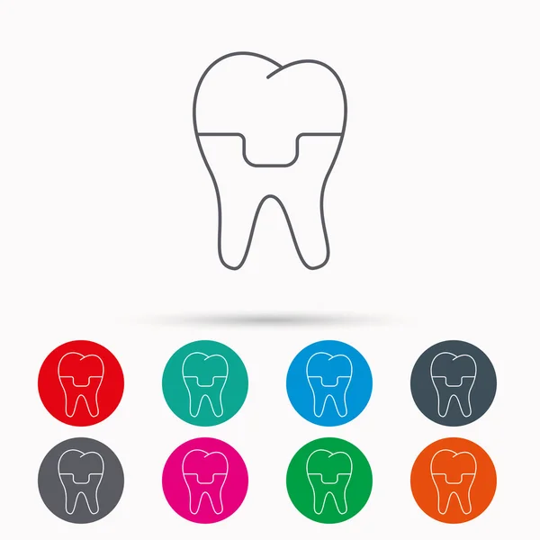 Dental crown icon. Tooth prosthesis sign. — Stock Vector