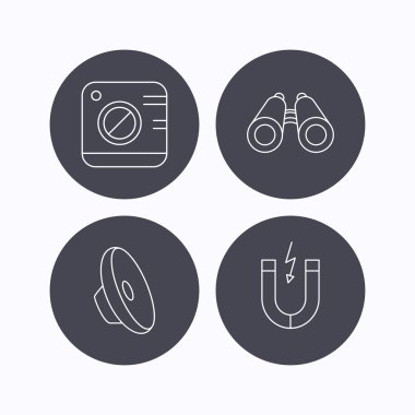 Fotoğraf makinesi, mıknatıs ve ses simgelerini.