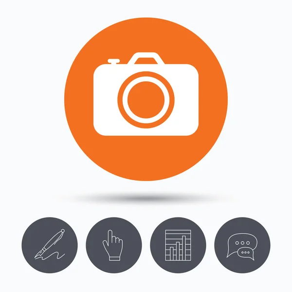 Camera icon. Professional photocamera sign. — Stock Vector