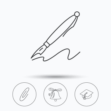 Mezuniyet kap, kalem ve çan simgeleri.