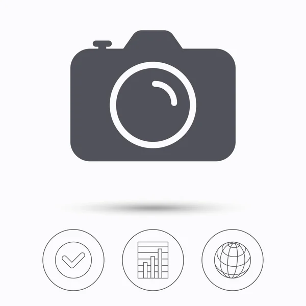 Camera icon. Professional photocamera sign. — Stock Vector