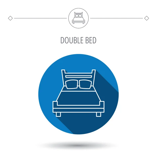 Double bed icon. Sleep symbol. — Stock Vector