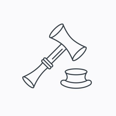 Açık artırma çekiç simgesi. Adalet ve hukuk işareti.