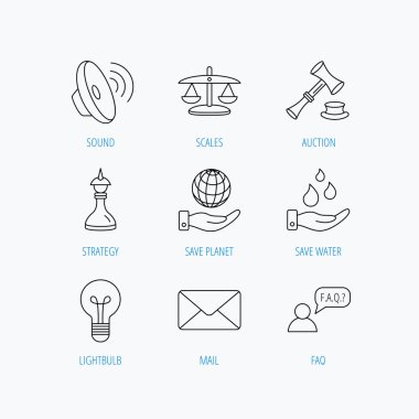 Strateji, açık artırma ve ölçekler adalet simgeler.