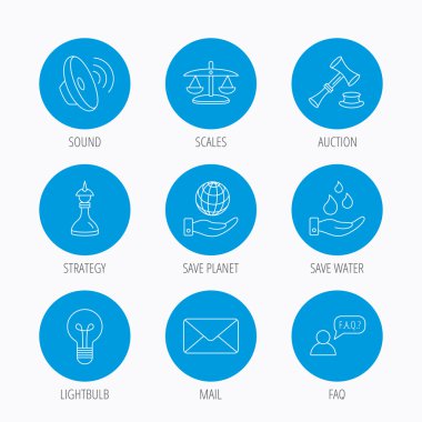 Strateji, açık artırma ve ölçekler adalet simgeler.