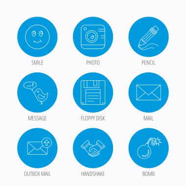 Fotoğraf kamera, kalem ve el sıkışma simgeleri.