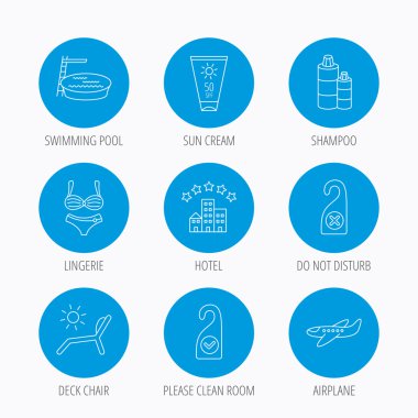 Otel, havuz ve plaj şezlong simgeler.