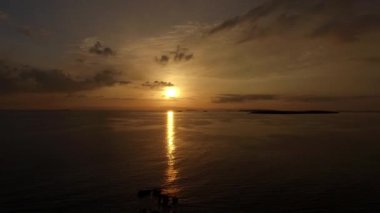 Teh Adası 'nda Günbatımı Görünümü