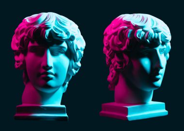 Neon heykeli. Mavi izole bir arka planda. Antinous kafasının alçıtaşı heykeli. Erkek.