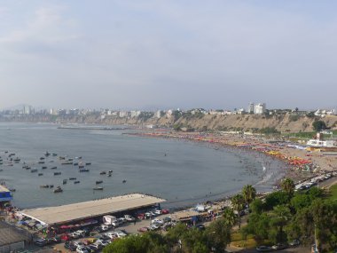 Lima Bay Chorrillos ilçesinden bölümünün havadan görünümü
