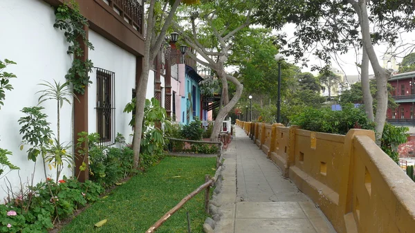 Casas clásicas en el distrito de Barranco beatnik de Lima —  Fotos de Stock