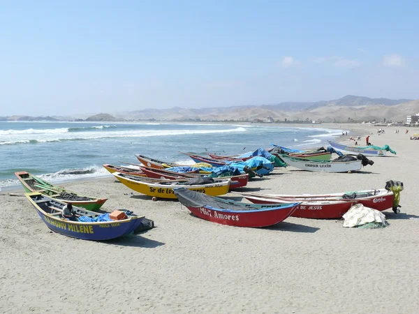 Rybářské lodě v Cerro Azul, 130 kilometrů na jih, Lima, Peru — Stock fotografie