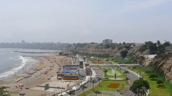 Bahía de Lima vista aérea desde el distrito de Chorrilos de la capital peruana —  Fotos de Stock