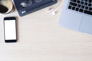 Ofis aksesuarları ile en üst görünüm ofis masaüstü, iş nesneleri ile masaüstü.