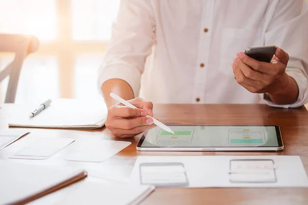 Entreprise Travaillant Dans Bureau Avec Des Documents Des Ordinateurs Portables — Photo