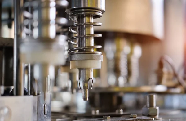 Üretim Hattındaki Endüstriyel Makineler Endüstriyel Fabrika Ekipmanları Paslanmaz Otomasyon — Stok fotoğraf