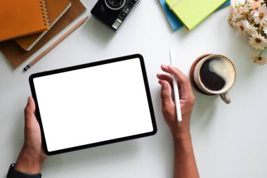 Boşluk Ekran Kavramını Kopyala İşletmesi Tablet üzerinde Çalışıyor.