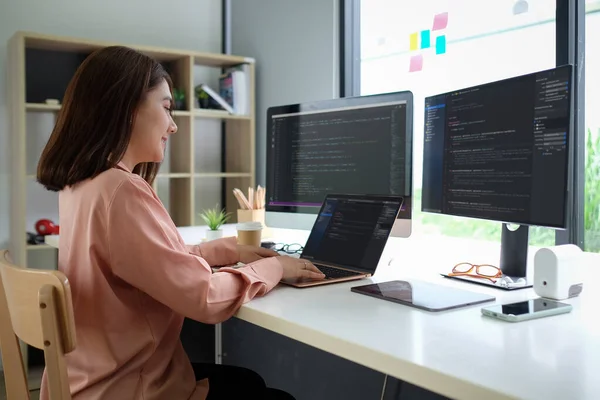 Asian Female Programmer Working Modern Office Developing Programming — Φωτογραφία Αρχείου